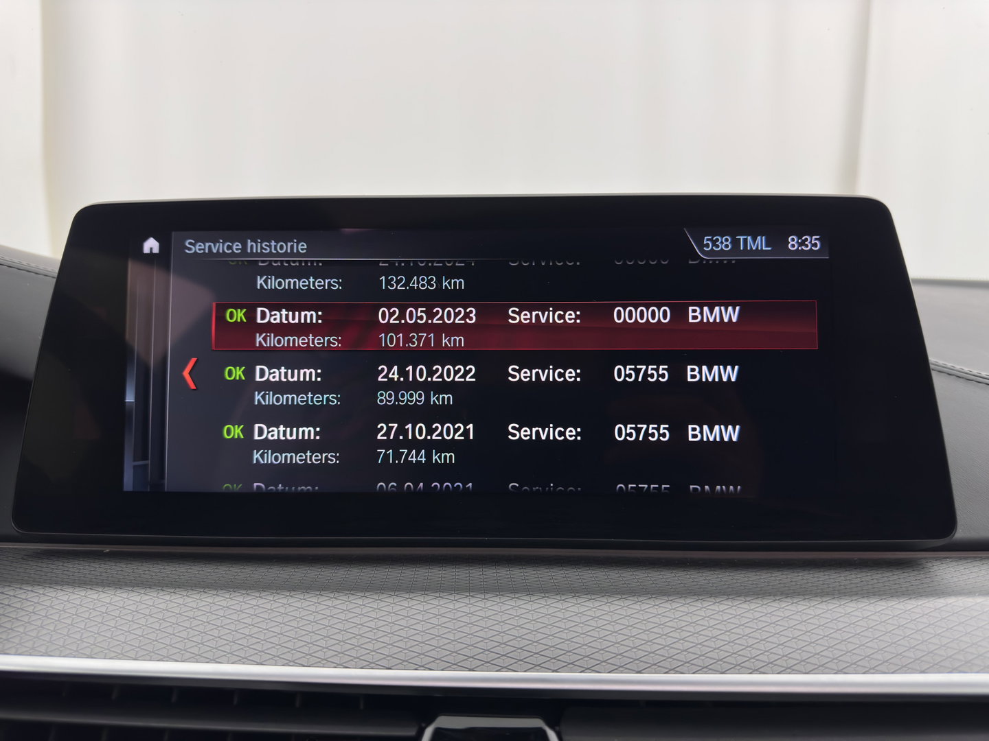 BMW 5 Serie Touring M550d xDrive High Executive (INCL-BTW) Aut. *PANO | HEAD-UP | LEATHER | BOWERS&WILKINS | ADAPTIVE-CRUISE | MASSAGE | TOP-VIEW | FULL-LED | BLIND-SPOT | MEMORY-PACK | DIGI-COCKPIT | HEATED-SPORTSEATS | KEYLESS | DAB+ | 2