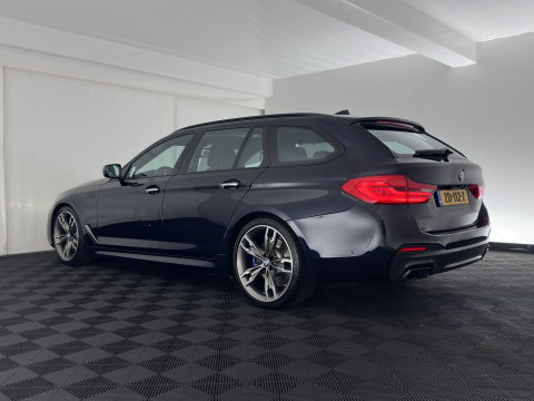 BMW 5 Serie Touring M550d xDrive High Executive (INCL-BTW) Aut. *PANO | HEAD-UP | LEATHER | BOWERS&WILKINS | ADAPTIVE-CRUISE | MASSAGE | TOP-VIEW | FULL-LED | BLIND-SPOT | MEMORY-PACK | DIGI-COCKPIT | HEATED-SPORTSEATS | KEYLESS | DAB+ | 2
