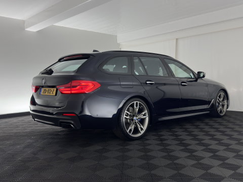 BMW 5 Serie Touring M550d xDrive High Executive (INCL-BTW) Aut. *PANO | HEAD-UP | LEATHER | BOWERS&WILKINS | ADAPTIVE-CRUISE | MASSAGE | TOP-VIEW | FULL-LED | BLIND-SPOT | MEMORY-PACK | DIGI-COCKPIT | HEATED-SPORTSEATS | KEYLESS | DAB+ | 2