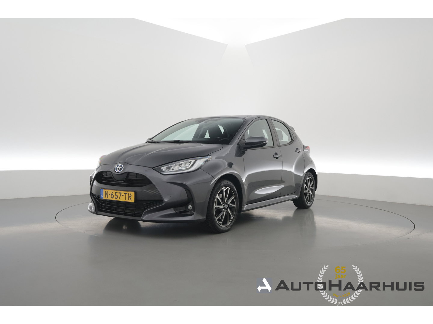 Toyota Yaris 1.5 Hybrid Dynamic | Rijklaar! | Adapt. Cruise | Bluetooth | Keyless | Lane Assist | Camera | All Season