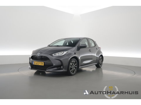 Toyota Yaris 1.5 Hybrid Dynamic | Rijklaar! | Adapt. Cruise | Bluetooth | Keyless | Lane Assist | Camera | All Season