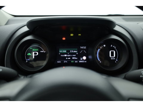 Toyota Yaris 1.5 Hybrid Dynamic | Rijklaar! | Adapt. Cruise | Bluetooth | Keyless | Lane Assist | Camera | All Season