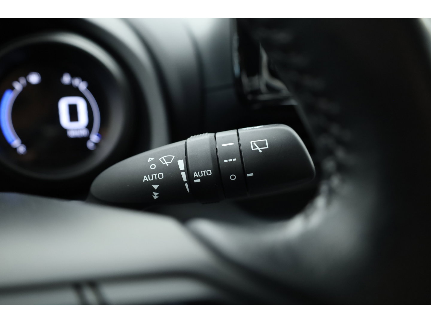 Toyota Yaris 1.5 Hybrid Dynamic | Rijklaar! | Adapt. Cruise | Bluetooth | Keyless | Lane Assist | Camera | All Season