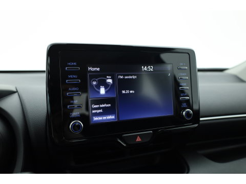 Toyota Yaris 1.5 Hybrid Dynamic | Rijklaar! | Adapt. Cruise | Bluetooth | Keyless | Lane Assist | Camera | All Season