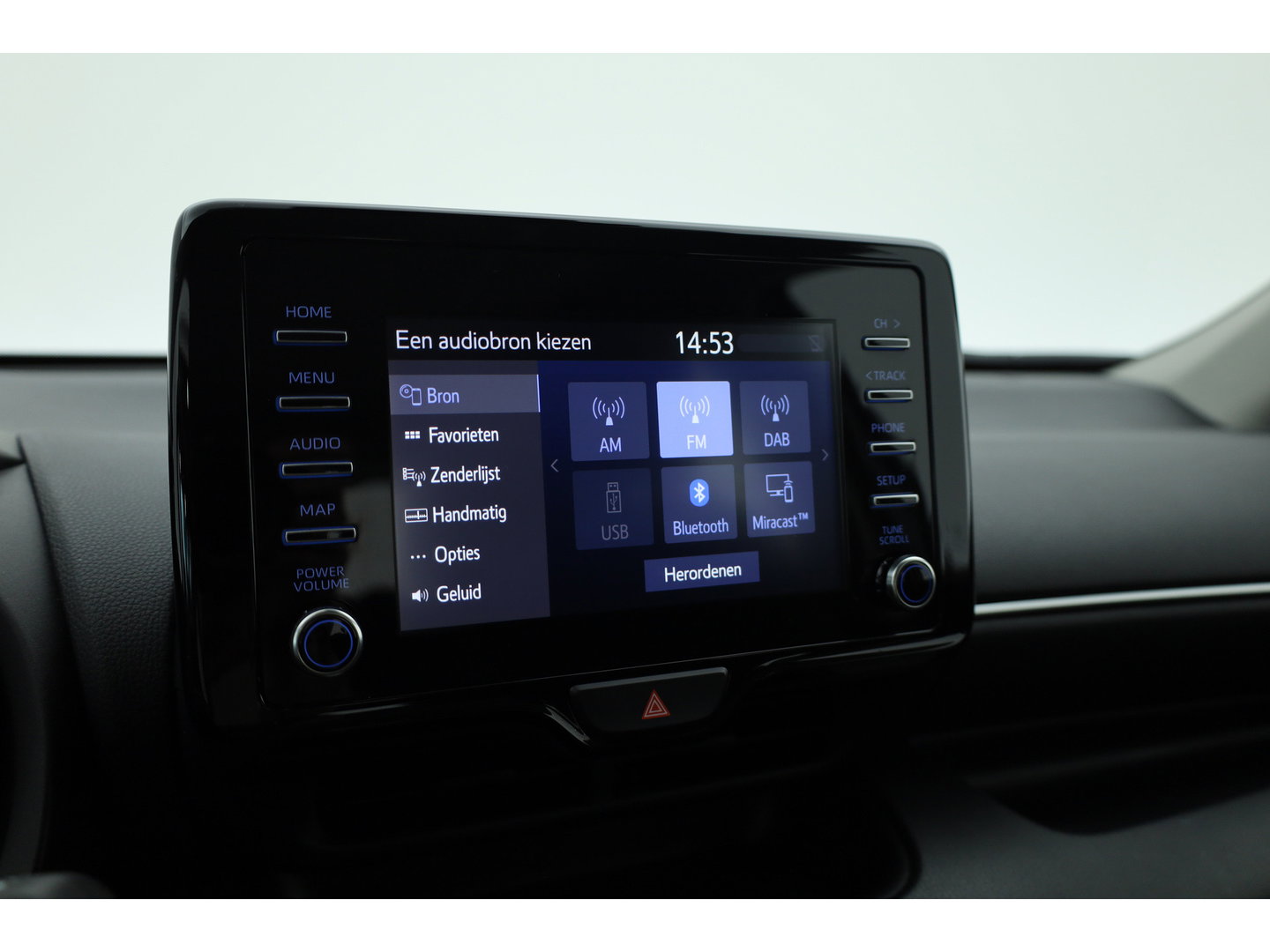 Toyota Yaris 1.5 Hybrid Dynamic | Rijklaar! | Adapt. Cruise | Bluetooth | Keyless | Lane Assist | Camera | All Season
