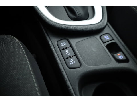Toyota Yaris 1.5 Hybrid Dynamic | Rijklaar! | Adapt. Cruise | Bluetooth | Keyless | Lane Assist | Camera | All Season