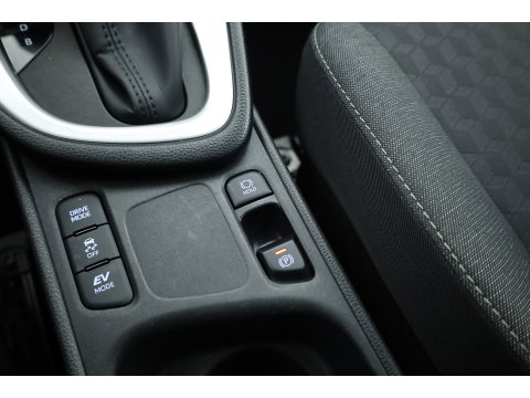 Toyota Yaris 1.5 Hybrid Dynamic | Rijklaar! | Adapt. Cruise | Bluetooth | Keyless | Lane Assist | Camera | All Season