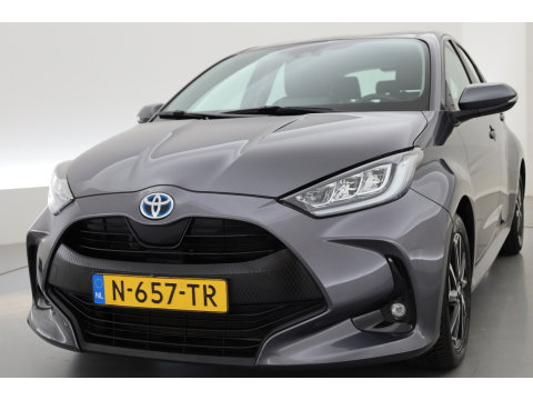Toyota Yaris 1.5 Hybrid Dynamic | Rijklaar! | Adapt. Cruise | Bluetooth | Keyless | Lane Assist | Camera | All Season
