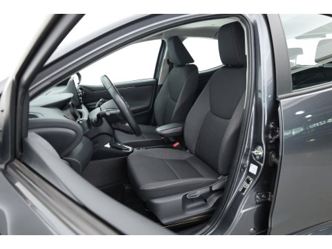 Toyota Yaris 1.5 Hybrid Dynamic | Rijklaar! | Adapt. Cruise | Bluetooth | Keyless | Lane Assist | Camera | All Season
