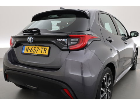 Toyota Yaris 1.5 Hybrid Dynamic | Rijklaar! | Adapt. Cruise | Bluetooth | Keyless | Lane Assist | Camera | All Season