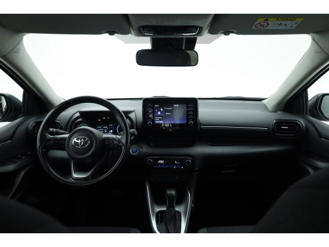 Toyota Yaris 1.5 Hybrid Dynamic | Rijklaar! | Adapt. Cruise | Bluetooth | Keyless | Lane Assist | Camera | All Season