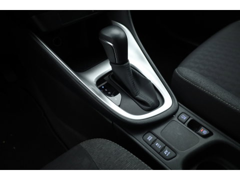Toyota Yaris 1.5 Hybrid Dynamic | Rijklaar! | Adapt. Cruise | Bluetooth | Keyless | Lane Assist | Camera | All Season