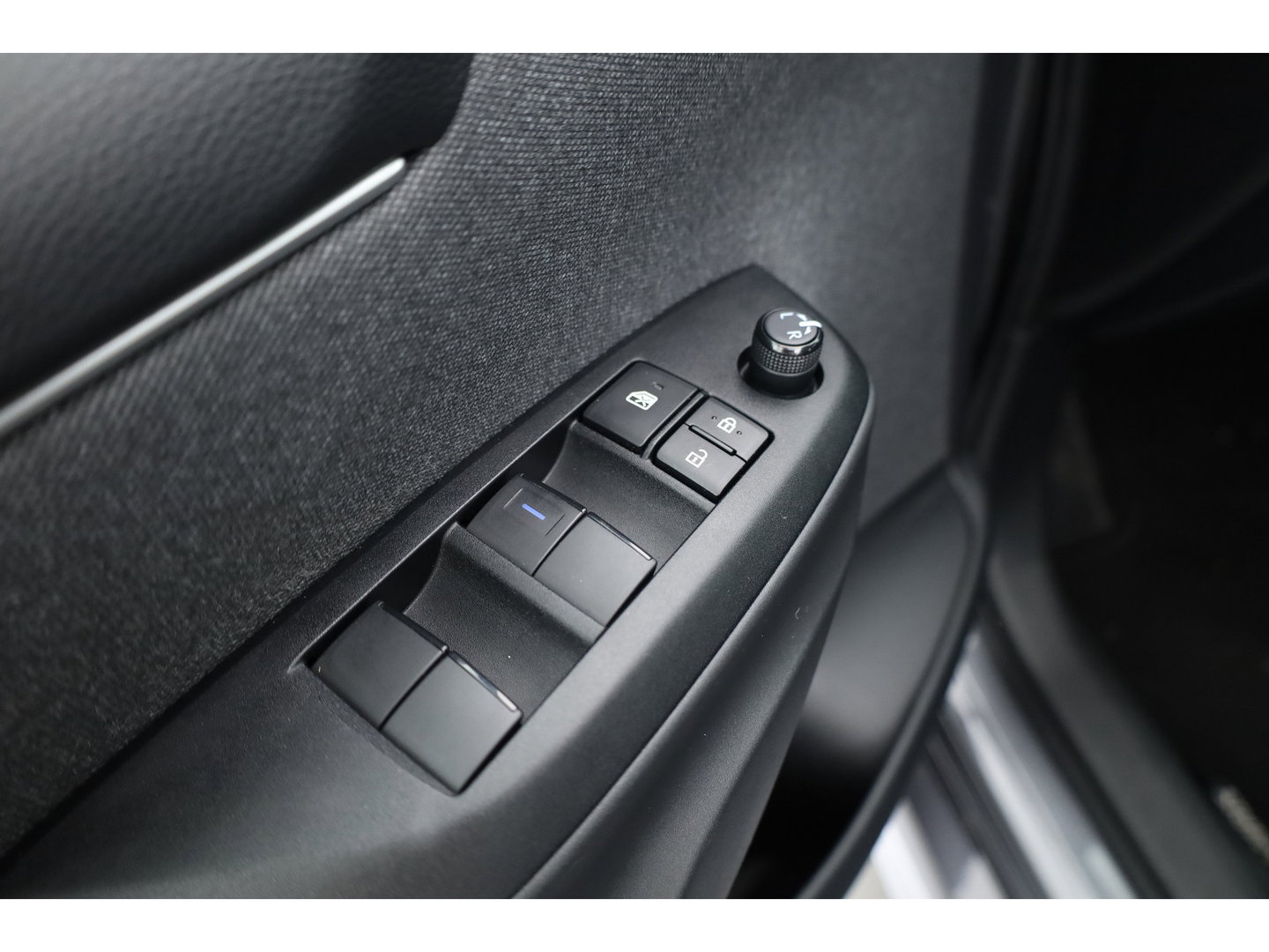 Toyota Yaris 1.5 Hybrid Dynamic | Rijklaar! | Adapt. Cruise | Bluetooth | Keyless | Lane Assist | Camera | All Season