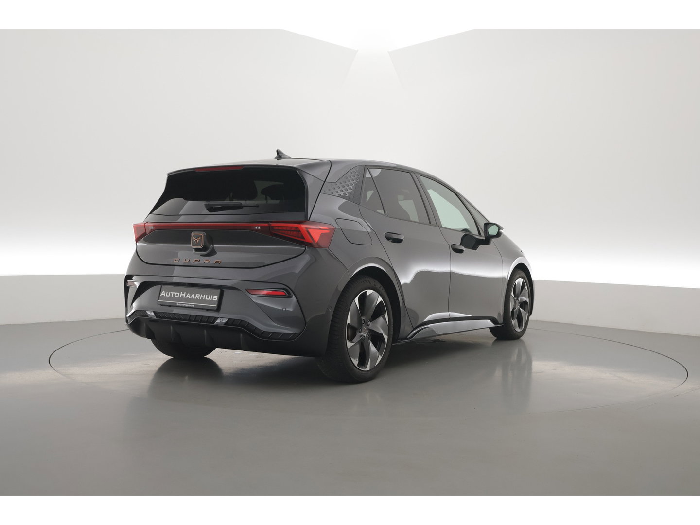 CUPRA Born Performance 62 kWh | NAV + CarPlay | Beats Audio | Stoel- Stuurverw. | Adapt. Cruise | Camera | Keyless
