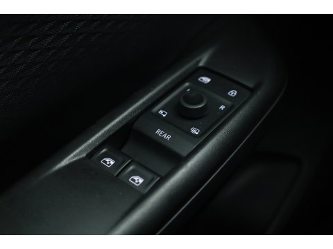 CUPRA Born Performance 62 kWh | NAV + CarPlay | Beats Audio | Stoel- Stuurverw. | Adapt. Cruise | Camera | Keyless