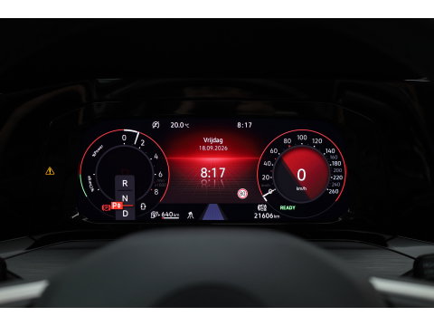 Volkswagen Golf 1.4 eHybrid 204 pk Style | Pano | Massage | IQ. Light |  Apple CarPlay | Adapt. Cruise | Stoel- Stuurverw. | Camera