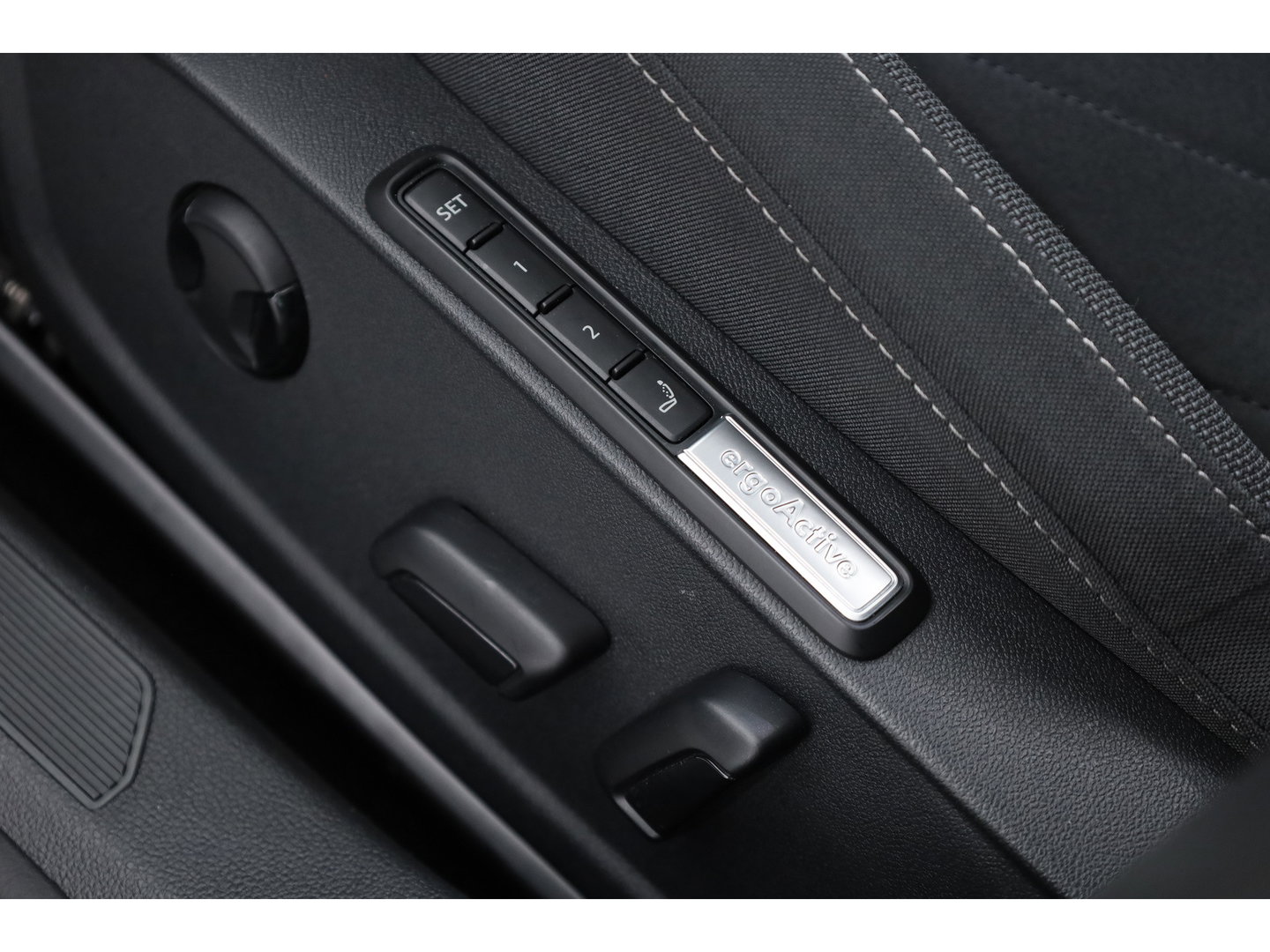 Volkswagen Golf 1.4 eHybrid 204 pk Style | Pano | Massage | IQ. Light |  Apple CarPlay | Adapt. Cruise | Stoel- Stuurverw. | Camera