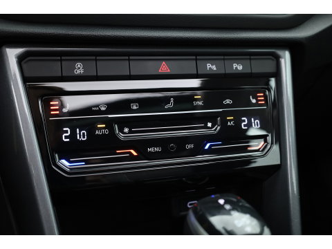 Volkswagen T-Roc 1.5 TSI Style DSG | Pano  | Afn. Trekhaak | Matrix LED | Massage | Stoelverw. | Adapt. Cruise | Dodehoekdet.