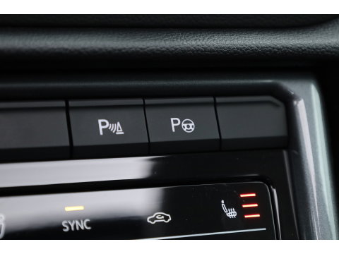Volkswagen T-Roc 1.5 TSI Style DSG | Pano  | Afn. Trekhaak | Matrix LED | Massage | Stoelverw. | Adapt. Cruise | Dodehoekdet.