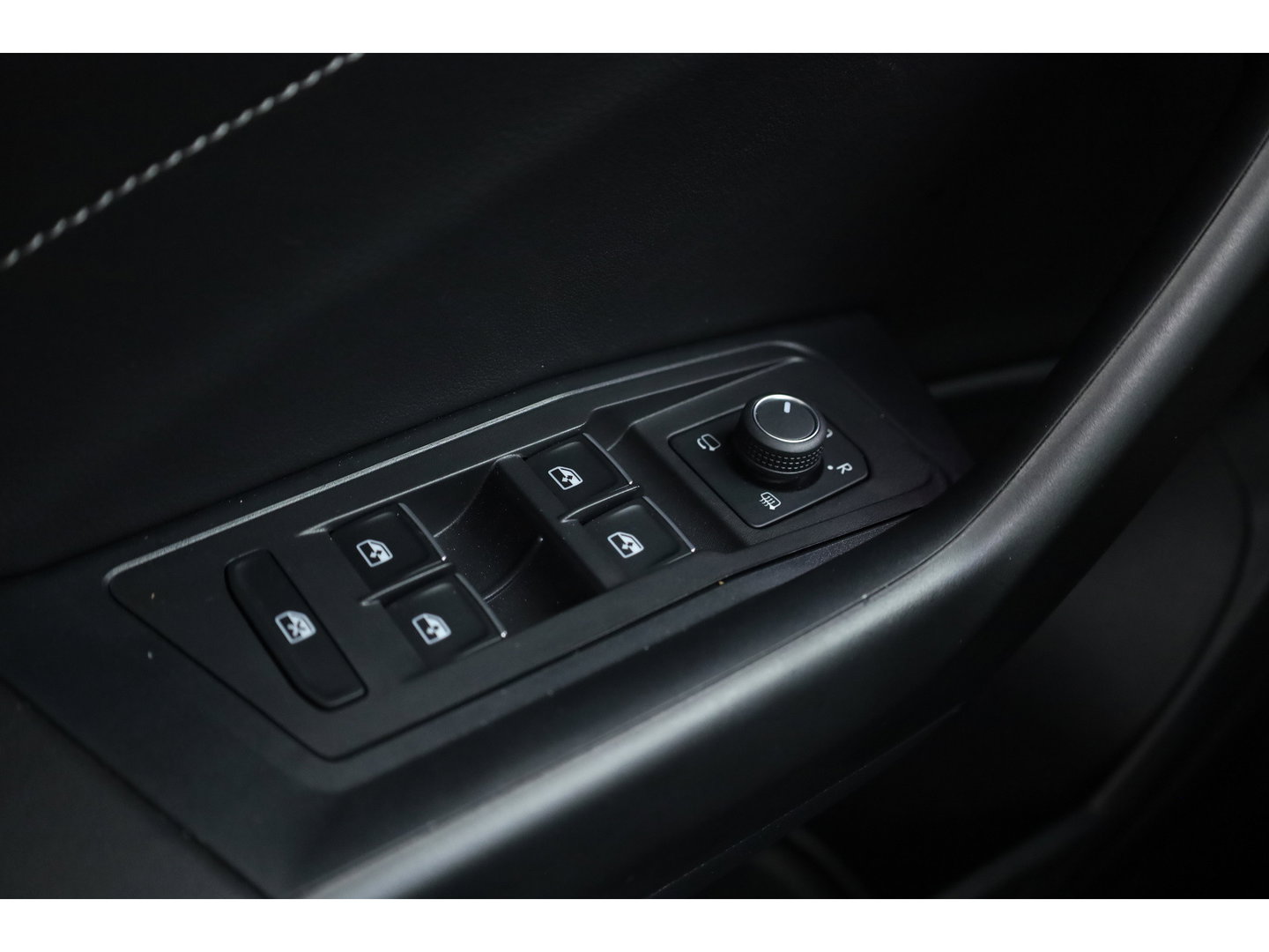 Volkswagen T-Roc 1.5 TSI Style DSG | Pano  | Afn. Trekhaak | Matrix LED | Massage | Stoelverw. | Adapt. Cruise | Dodehoekdet.