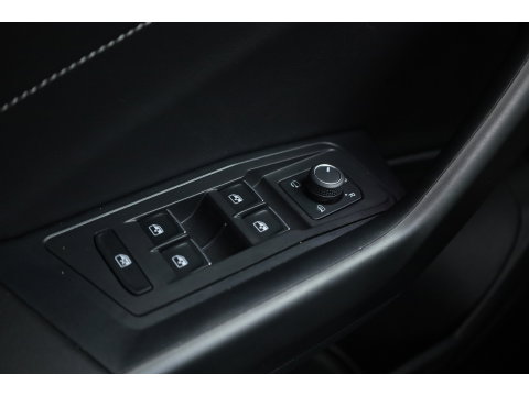 Volkswagen T-Roc 1.5 TSI Style DSG | Pano  | Afn. Trekhaak | Matrix LED | Massage | Stoelverw. | Adapt. Cruise | Dodehoekdet.