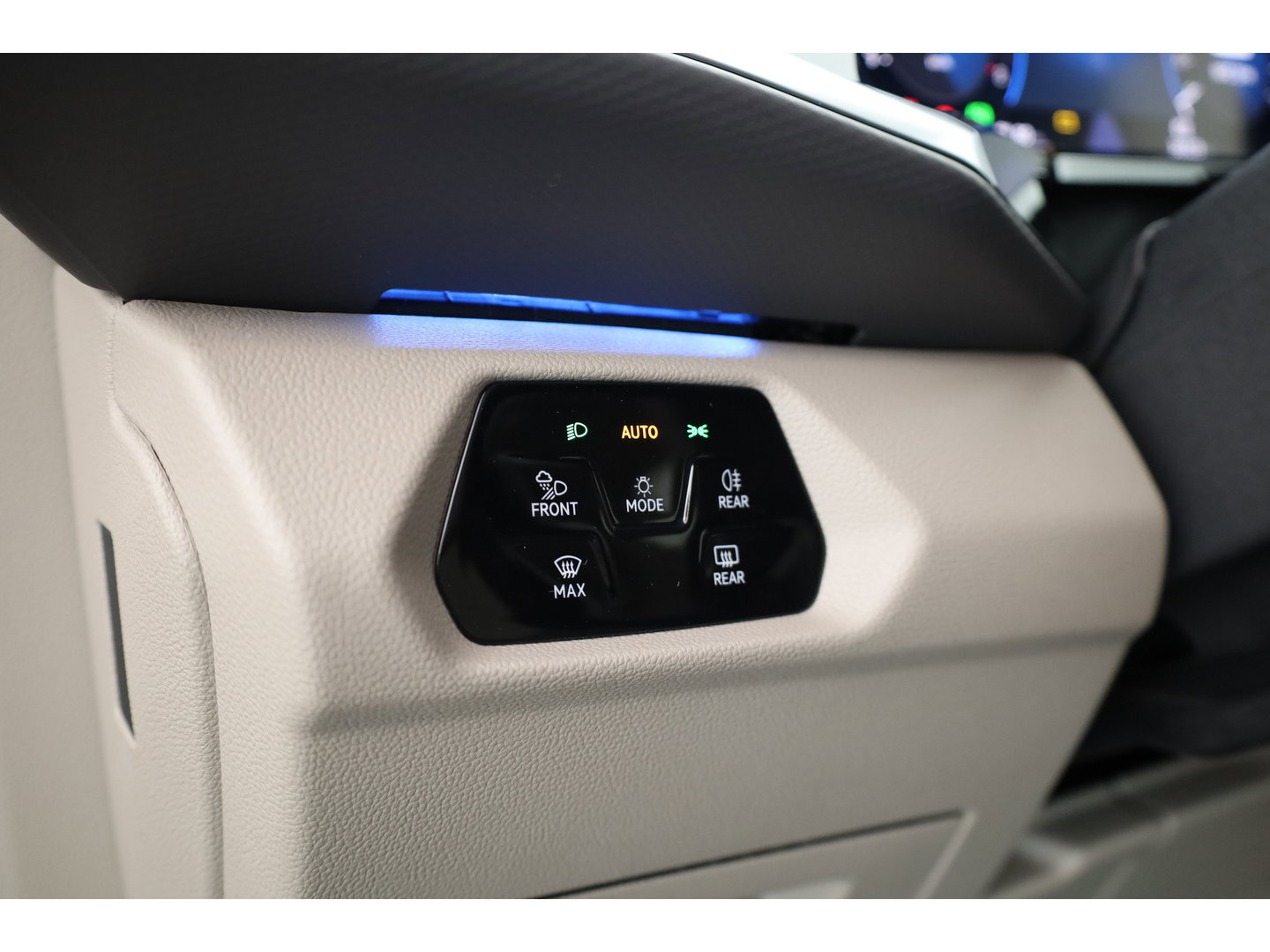 Volkswagen Multivan 1.4 eHybrid L2H1 Energetic | Rijklaar! | Elek. Deuren | 7 pers. | IQ. Light | Pano | Adapt. Cruise | Camera | Stoelverw. | Keyless | Apple CarPlay