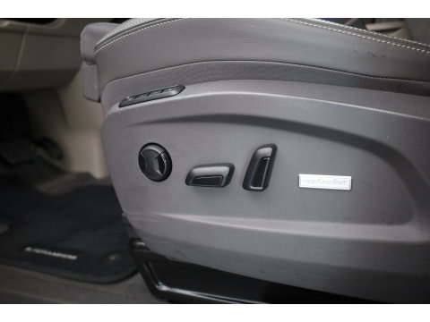 Volkswagen Multivan 1.4 eHybrid L2H1 Energetic | Rijklaar! | Elek. Deuren | 7 pers. | IQ. Light | Pano | Adapt. Cruise | Camera | Stoelverw. | Keyless | Apple CarPlay