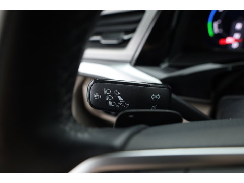 Volkswagen Multivan 1.4 eHybrid L2H1 Energetic | Rijklaar! | Elek. Deuren | 7 pers. | IQ. Light | Pano | Adapt. Cruise | Camera | Stoelverw. | Keyless | Apple CarPlay