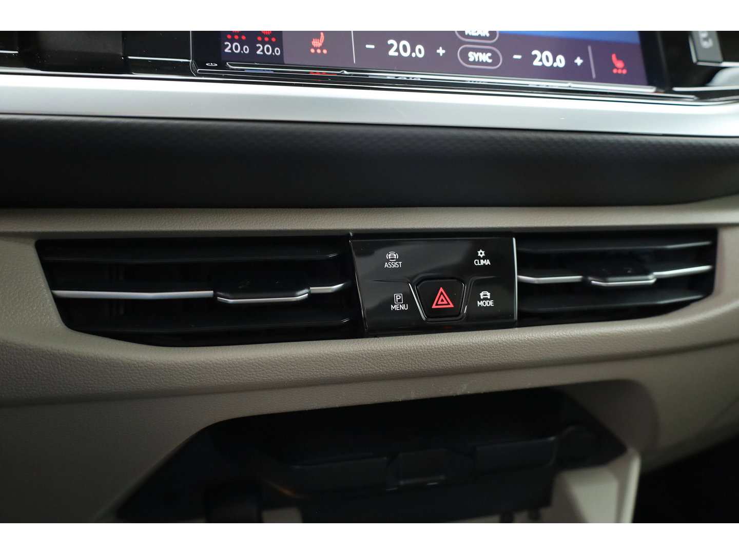 Volkswagen Multivan 1.4 eHybrid L2H1 Energetic | Rijklaar! | Elek. Deuren | 7 pers. | IQ. Light | Pano | Adapt. Cruise | Camera | Stoelverw. | Keyless | Apple CarPlay