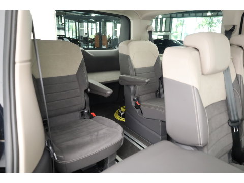 Volkswagen Multivan 1.4 eHybrid L2H1 Energetic | Rijklaar! | Elek. Deuren | 7 pers. | IQ. Light | Pano | Adapt. Cruise | Camera | Stoelverw. | Keyless | Apple CarPlay