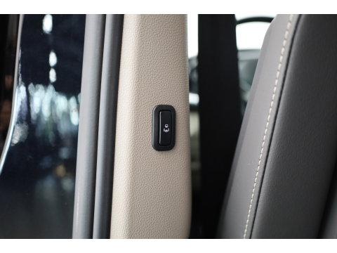 Volkswagen Multivan 1.4 eHybrid L2H1 Energetic | Rijklaar! | Elek. Deuren | 7 pers. | IQ. Light | Pano | Adapt. Cruise | Camera | Stoelverw. | Keyless | Apple CarPlay