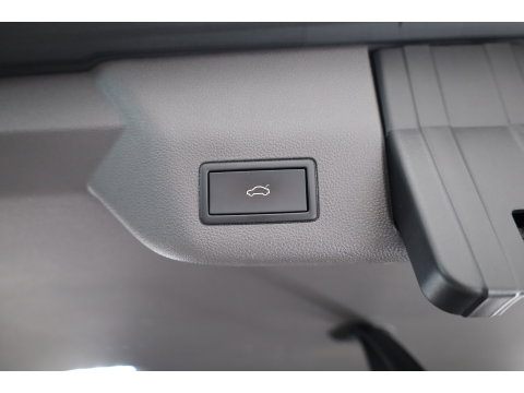 Volkswagen Multivan 1.4 eHybrid L2H1 Energetic | Rijklaar! | Elek. Deuren | 7 pers. | IQ. Light | Pano | Adapt. Cruise | Camera | Stoelverw. | Keyless | Apple CarPlay