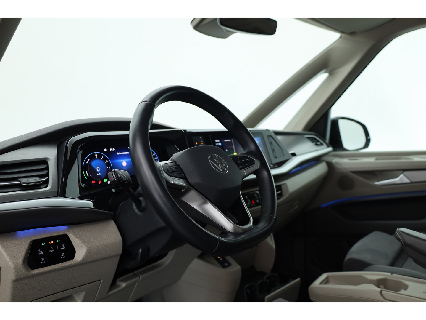 Volkswagen Multivan 1.4 eHybrid L2H1 Energetic | Rijklaar! | Elek. Deuren | 7 pers. | IQ. Light | Pano | Adapt. Cruise | Camera | Stoelverw. | Keyless | Apple CarPlay