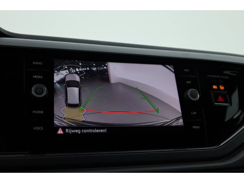 Volkswagen Taigo 1.0 TSI R-Line DSG | IQ. Light | Adapt. Cruise | Camera | Apple CarPlay | Keyless | Stoelverw. | Navi | 17'' |