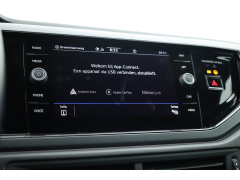 Volkswagen Taigo 1.0 TSI R-Line DSG | IQ. Light | Adapt. Cruise | Camera | Apple CarPlay | Keyless | Stoelverw. | Navi | 17'' |