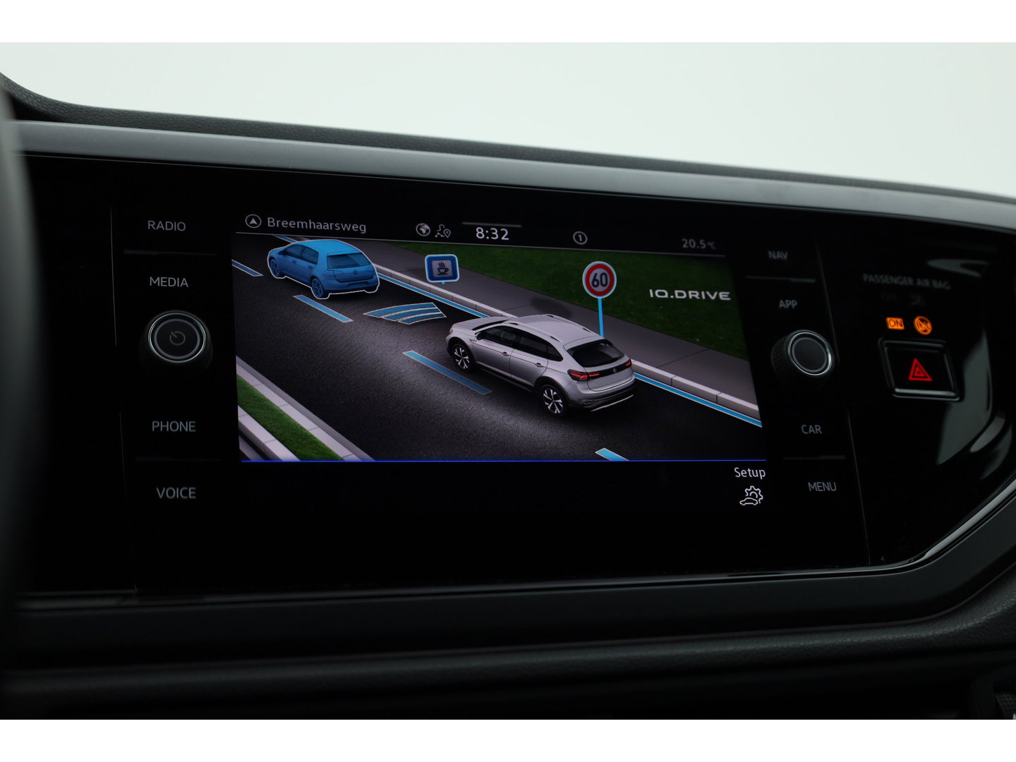 Volkswagen Taigo 1.0 TSI R-Line DSG | IQ. Light | Adapt. Cruise | Camera | Apple CarPlay | Keyless | Stoelverw. | Navi | 17'' |