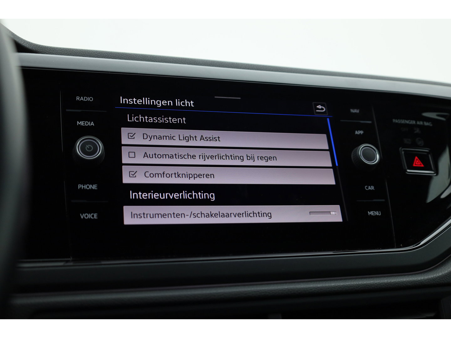 Volkswagen Taigo 1.0 TSI R-Line DSG | IQ. Light | Adapt. Cruise | Camera | Apple CarPlay | Keyless | Stoelverw. | Navi | 17'' |