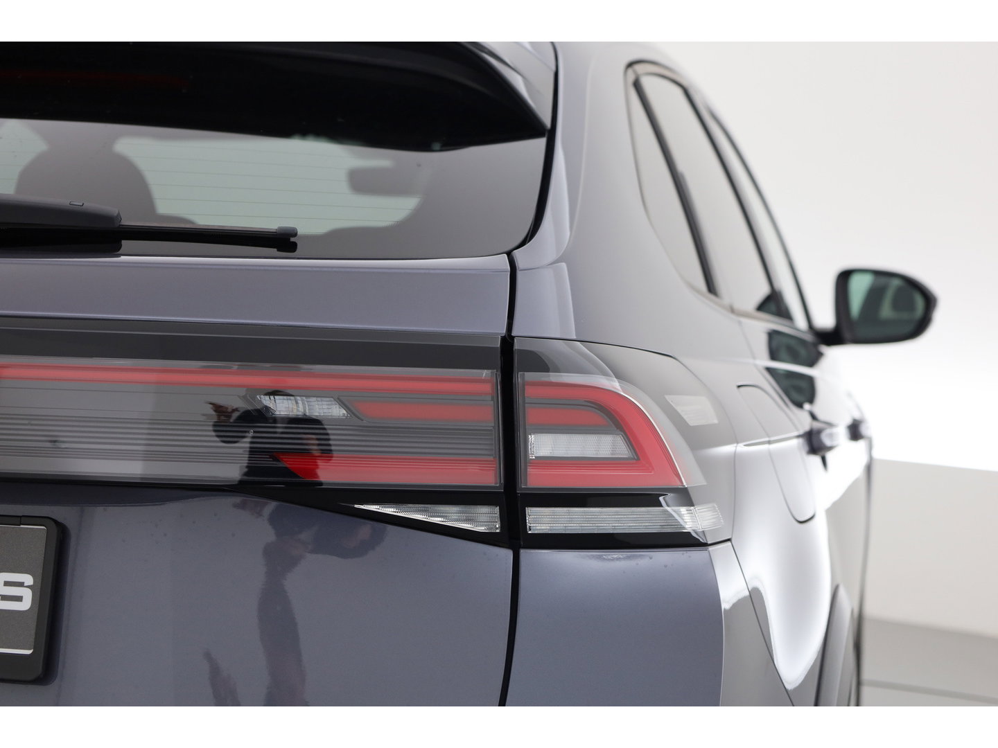Volkswagen Taigo 1.0 TSI R-Line DSG | IQ. Light | Adapt. Cruise | Camera | Apple CarPlay | Keyless | Stoelverw. | Navi | 17'' |