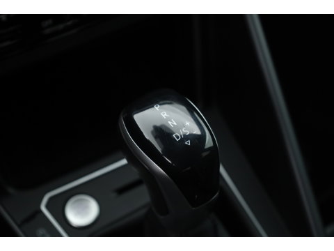 Volkswagen Taigo 1.0 TSI R-Line DSG | IQ. Light | Adapt. Cruise | Camera | Apple CarPlay | Keyless | Stoelverw. | Navi | 17'' |