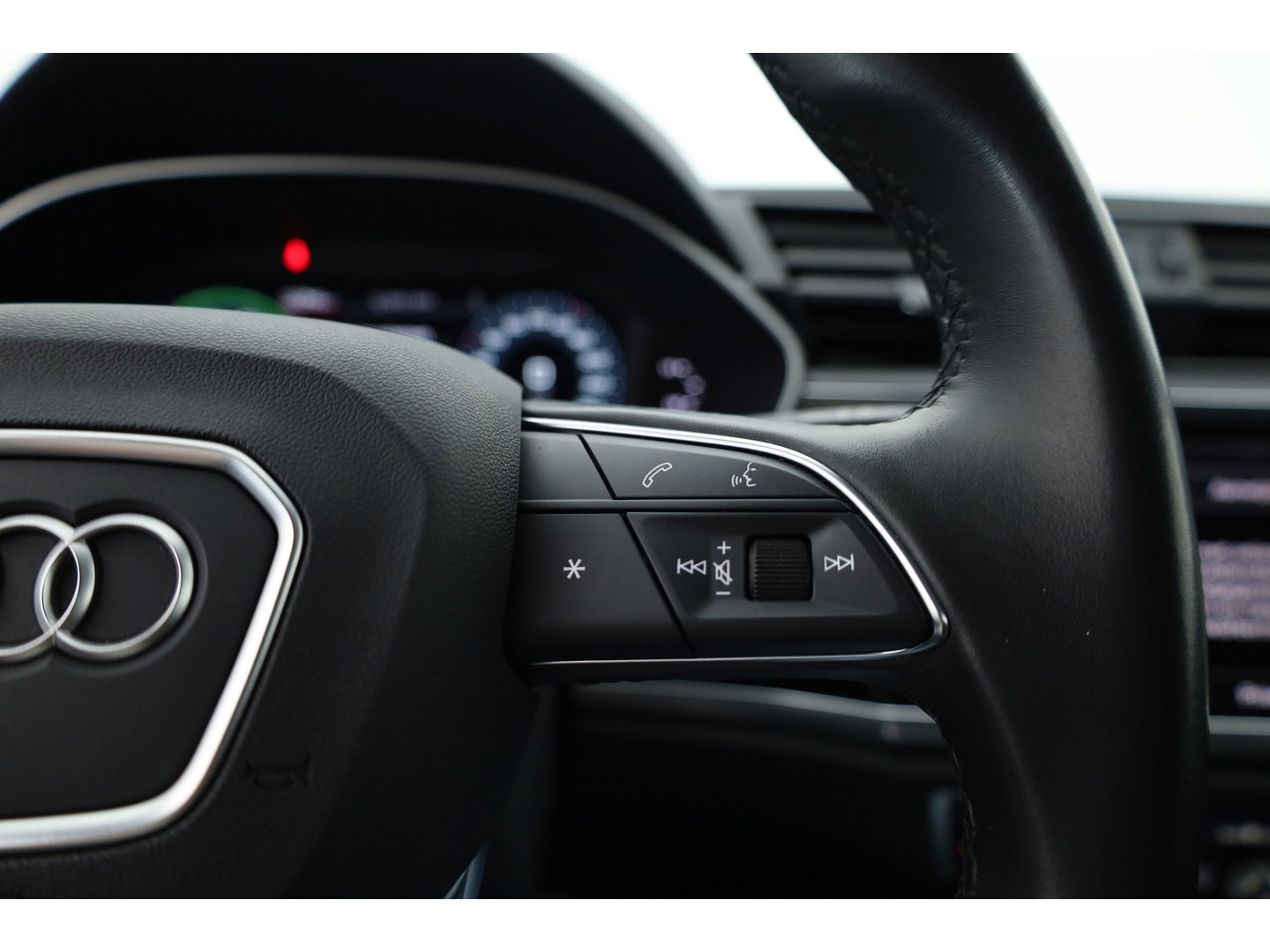 Audi Q3 Sportback 45 TFSI e Advanced Edition | Rijklaar! | Adapt. Cruise | Camera | Keyless | Stoelverw. | Apple CarPlay | 20''