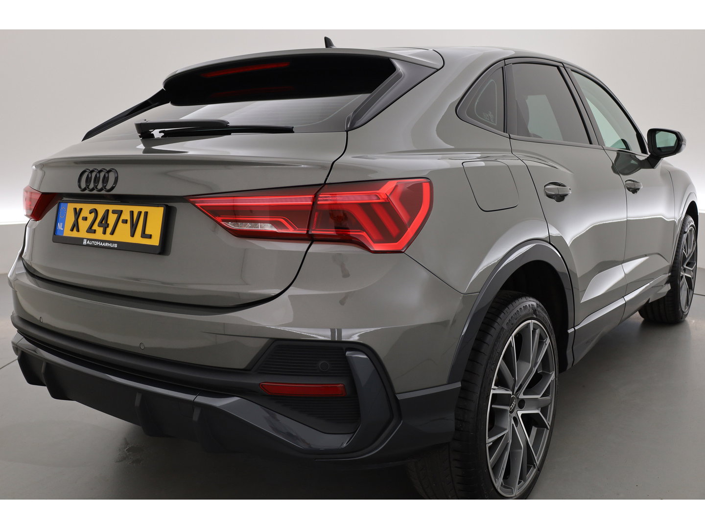 Audi Q3 Sportback 45 TFSI e Advanced Edition | Rijklaar! | Adapt. Cruise | Camera | Keyless | Stoelverw. | Apple CarPlay | 20''