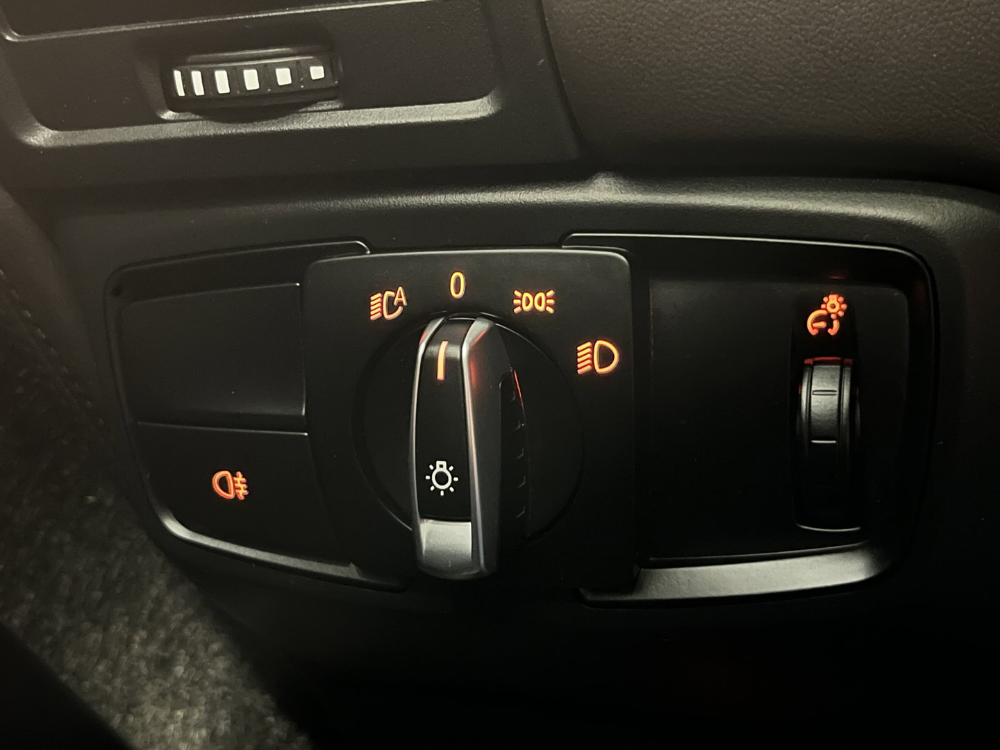 BMW i3 S 120Ah 42 kWh RoadStyle Edition | 96% SOH | Panoramadak | Stoelverwarming | Achteruitrijcamera | Keyless | Airco | Bluetooth |