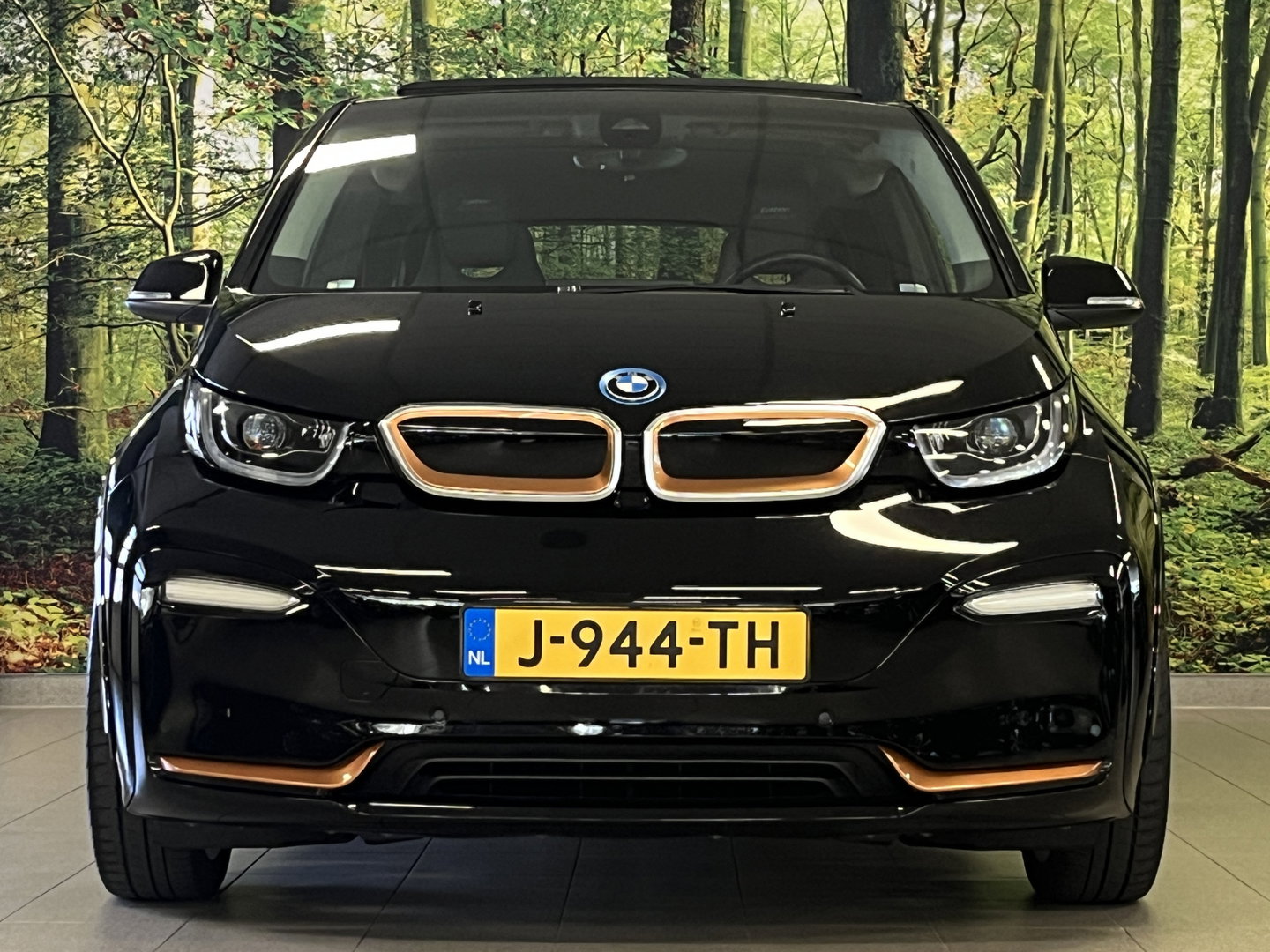BMW i3 S 120Ah 42 kWh RoadStyle Edition | 96% SOH | Panoramadak | Stoelverwarming | Achteruitrijcamera | Keyless | Airco | Bluetooth |