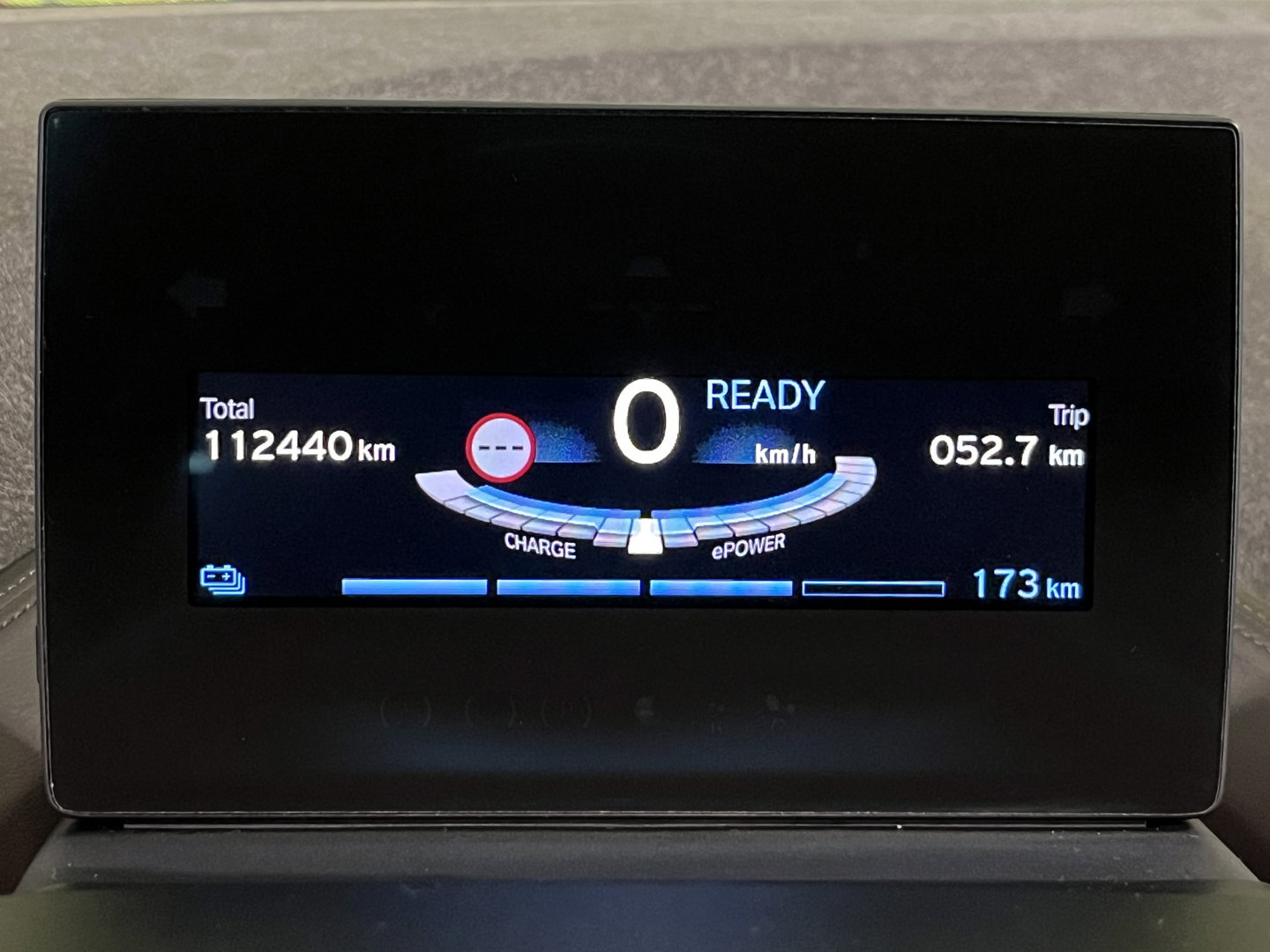 BMW i3 S 120Ah 42 kWh RoadStyle Edition | 96% SOH | Panoramadak | Stoelverwarming | Achteruitrijcamera | Keyless | Airco | Bluetooth |