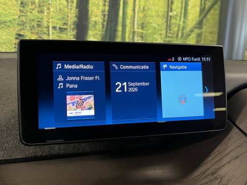 BMW i3 S 120Ah 42 kWh RoadStyle Edition | 96% SOH | Panoramadak | Stoelverwarming | Achteruitrijcamera | Keyless | Airco | Bluetooth |