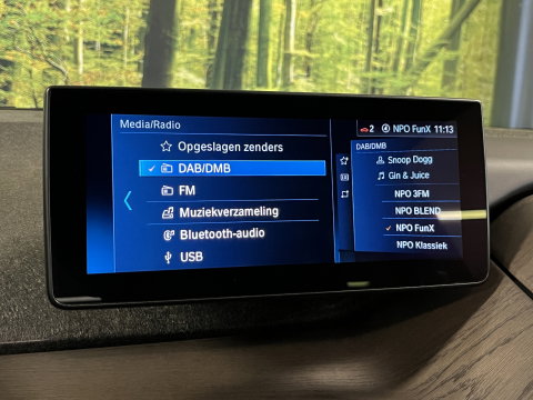 BMW i3 S 120Ah 42 kWh RoadStyle Edition | 96% SOH | Panoramadak | Stoelverwarming | Achteruitrijcamera | Keyless | Airco | Bluetooth |