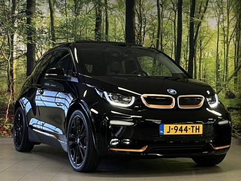 BMW i3 S 120Ah 42 kWh RoadStyle Edition | 96% SOH | Panoramadak | Stoelverwarming | Achteruitrijcamera | Keyless | Airco | Bluetooth |