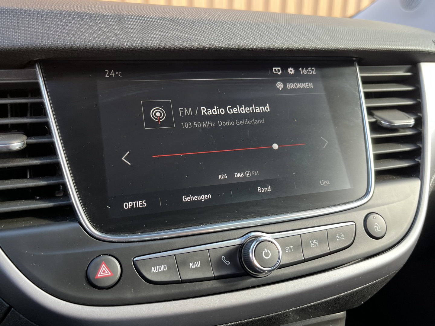 Opel Crossland X 1.2 Turbo 120 Jaar Edition | Apple Carplay | Keyless Go/Entry | DAB+ | Airconditioning | Navigatie |
