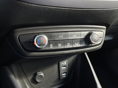 Opel Crossland X 1.2 Turbo 120 Jaar Edition | Apple Carplay | Keyless Go/Entry | DAB+ | Airconditioning | Navigatie |