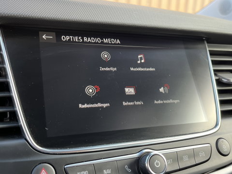 Opel Crossland X 1.2 Turbo 120 Jaar Edition | Apple Carplay | Keyless Go/Entry | DAB+ | Airconditioning | Navigatie |